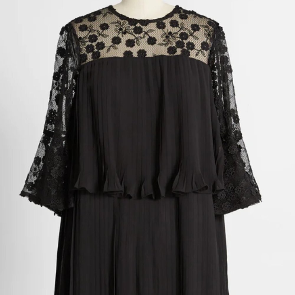 COPY - NWT Dauntless Dahlias Tiered Mini Dress Size 6